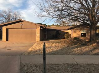 2604 N Robin St, Altus, OK 73521