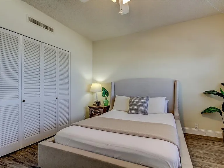 880 Mandalay Ave #601 — Photo 11