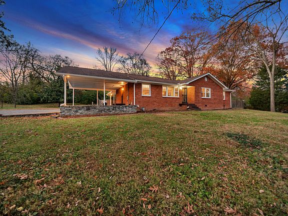 2nd image of 419 Hollydale Dr