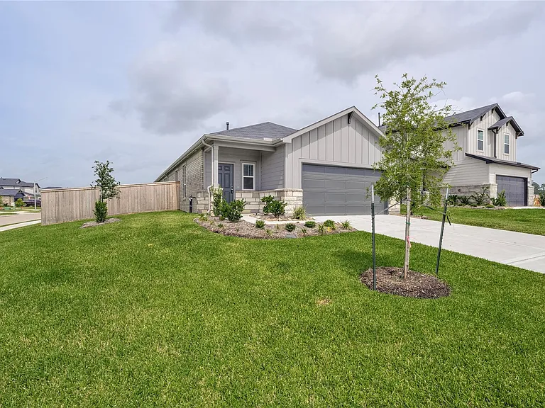 905 Silver Buckle Ln — Photo 23
