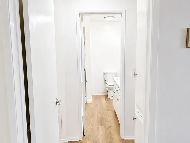 153 S Hayworth Ave #202 — Photo 10