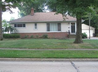 1112 Elmwood Rd, Mayfield Heights, OH 44124