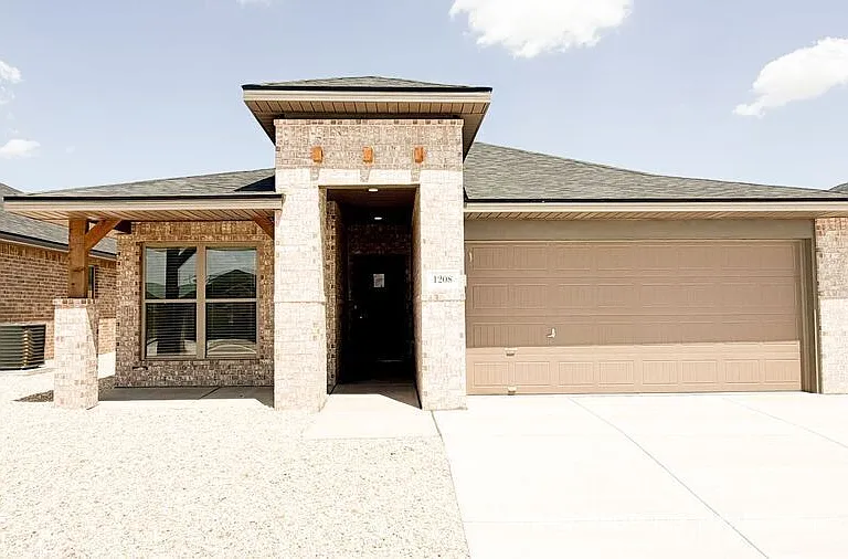 1208 Cottonwood Ave — Photo 1