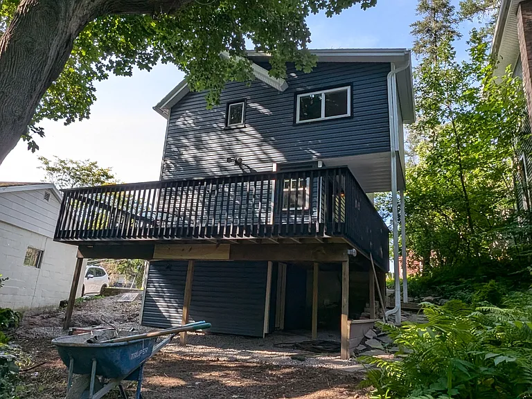 72 Big Tree St — Photo 2