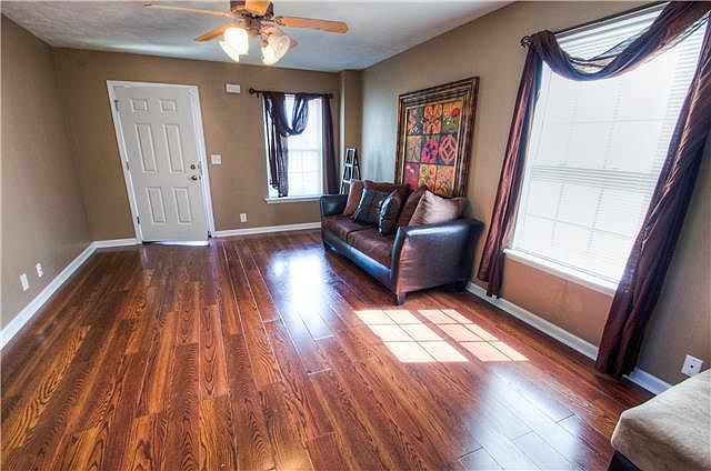 2nd image of 960 Tom Hailey Blvd
