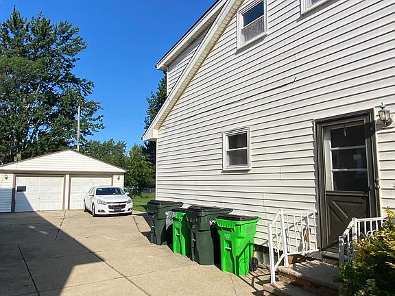 4th image of 926 E 216th St #2
