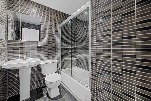 Rented by REAL New York | media 19