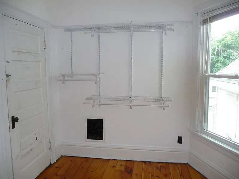 215 N Bassett St — Photo 6