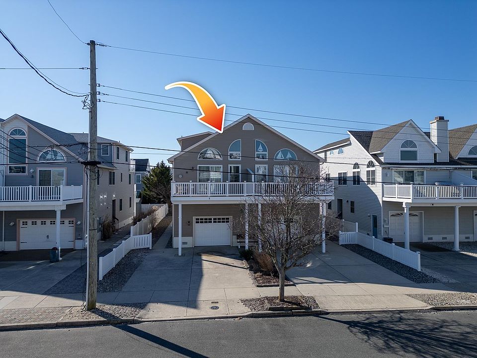 1st image of 10 66th St E #Sea