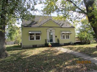 220 N Elm St, Nevada, MO 64772