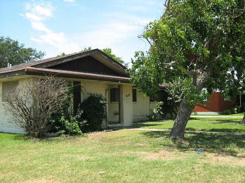 1st image of 218 Carmel Dr