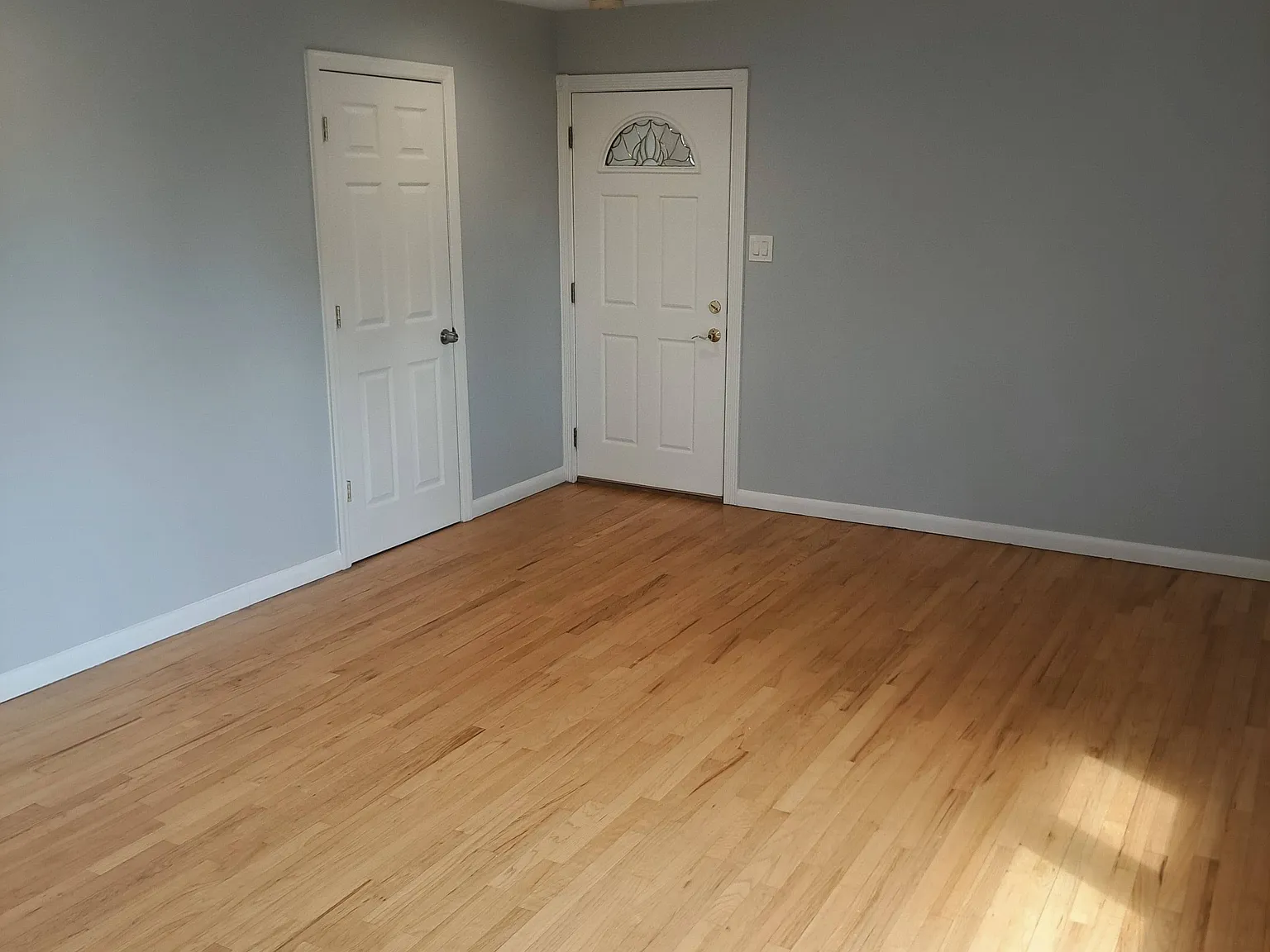 3 bed, 1000 sqft, $3,200 — Photo 4