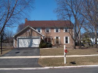 1571 Selby Rd, Naperville, IL 60563