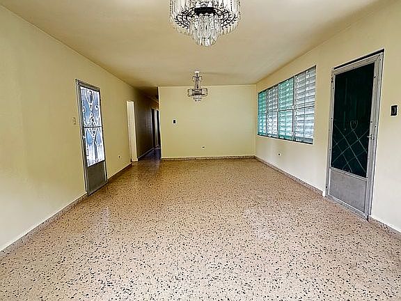 4th image of 326 Humacao Lirios St