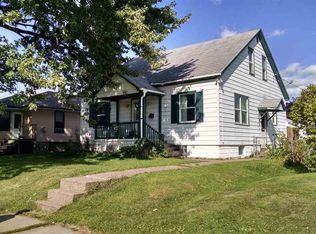 315 8th St, Silvis, IL 61282