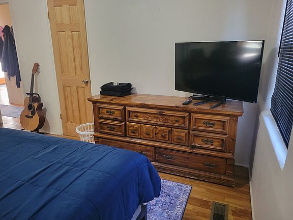 4th image of 631 Bryn Mawr Dr NE
