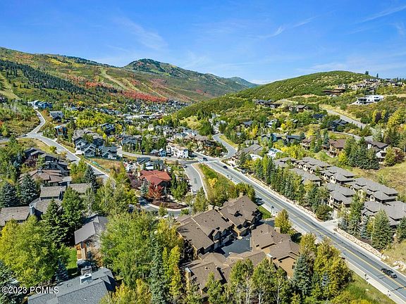 2nd image of 720 Deer Valley Dr Unit 3
