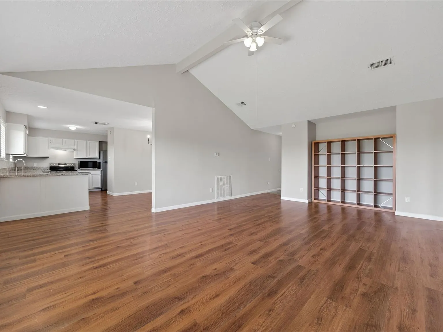3 bed, 2.0 bath, 1454 sqft, $2,200 — Photo 3