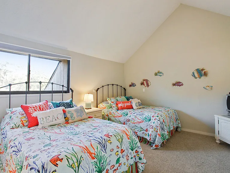 780 Queens Grant — Photo 17