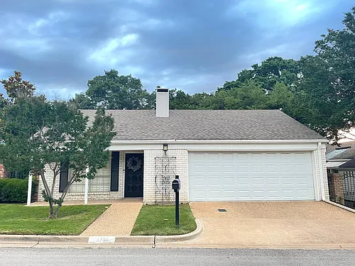 3235 Brannon Dr Photo 1
