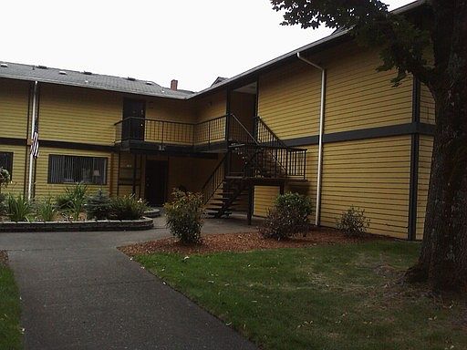 1st image of 208 NW 8th Ave