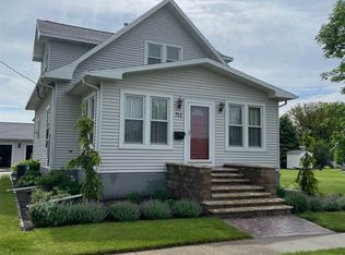 712 Tilford St, Dysart, IA 52224