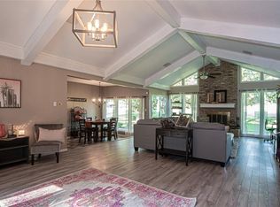 1046 Broadmoor Dr, Huntsville, TX 77340