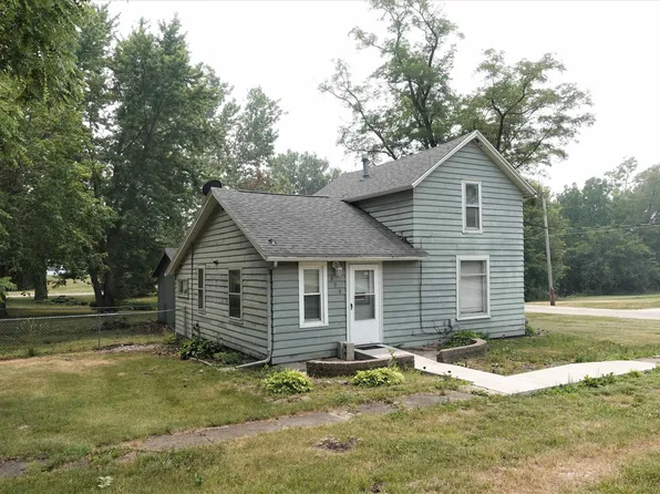 208 W Marion St, Henderson, IL 61439