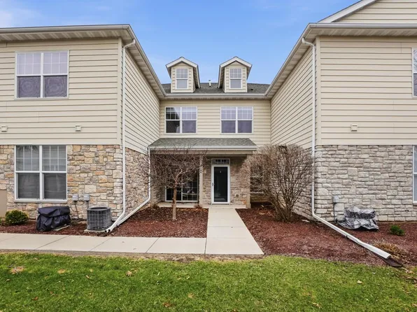 N16W26521 Meadowgrass CIRCLE #G, Pewaukee, WI 53072