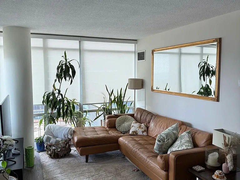 81 Navy Wharf Ct #2206 — Photo 4