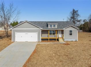 613 Cypress Dr, Mount Airy, GA 30563