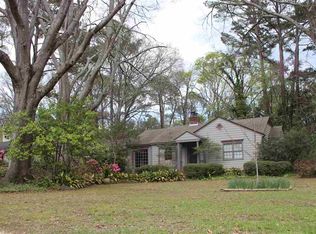 3910 Oakridge Dr, Jackson, MS 39216