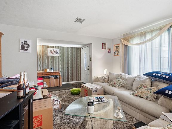 2nd image of 15718 Munson Ln