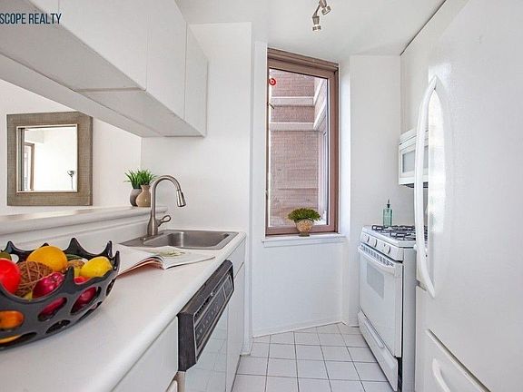 4th image of 235 E 40th St APT 40B
