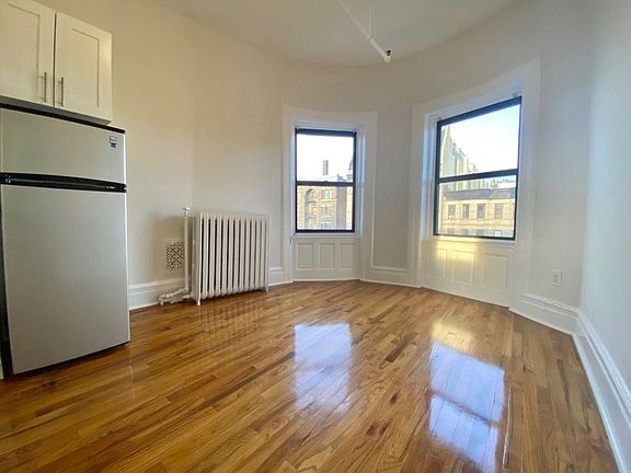 3rd image of 763 St Nicholas Ave APT 7
