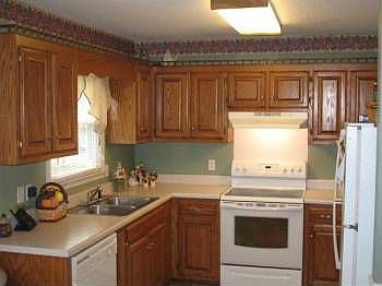 3rd image of 119 Elaine Dr