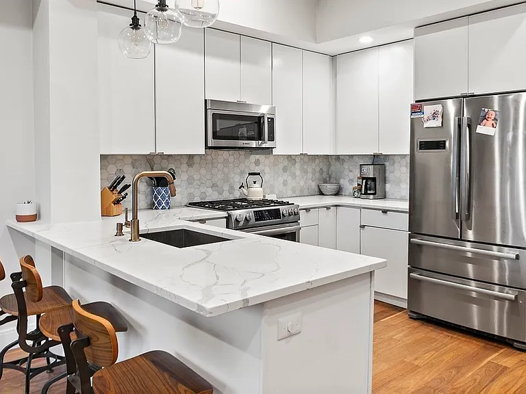 303 Sumner St #3R — Photo 11