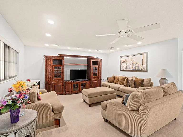 46 Stratford Ln W #D — Photo 6