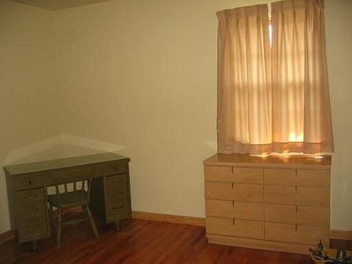 4th image of 1302 S Sterling St