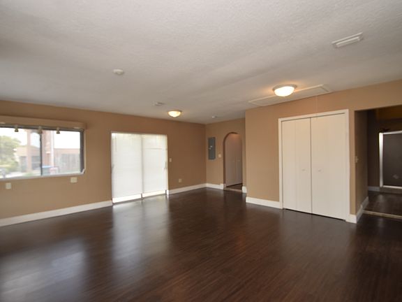 3rd image of 2614 Sheffield Dr