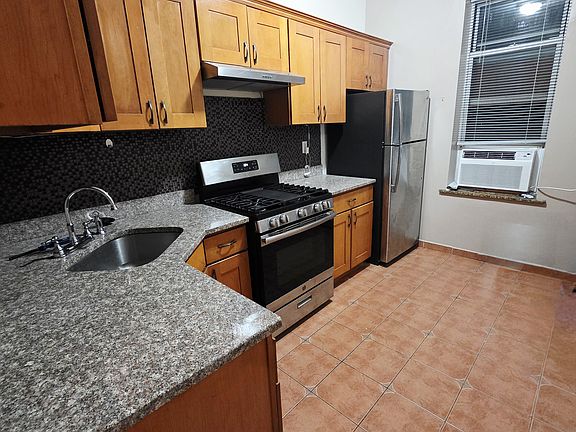 5th image of 534 72nd St #3