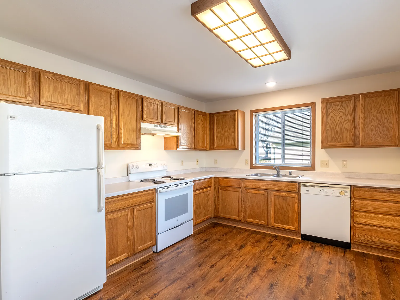 767 Van Es Parkway — Photo 4