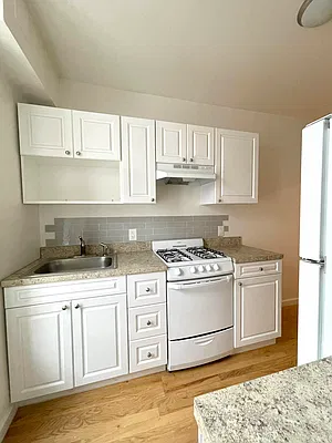 Rented by (Legacy) NY Quality Living Uptown | media 6