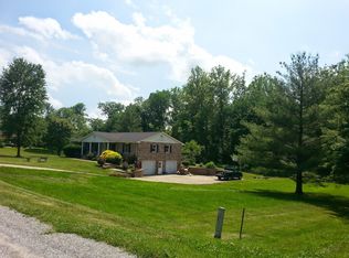 67 Apple Ln, Carbondale, IL 62901