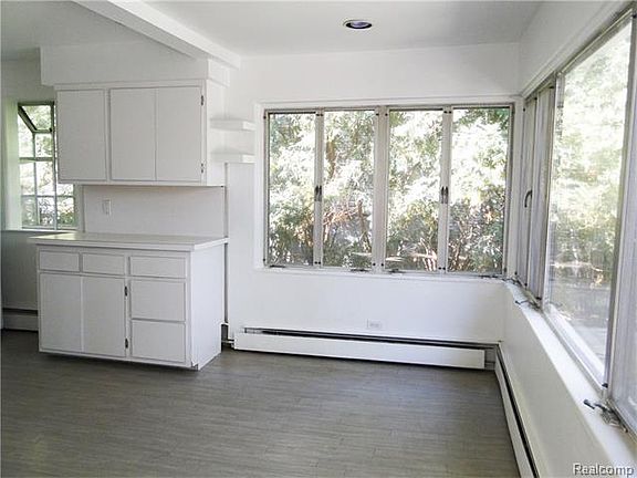 4th image of 7180 Colony Dr