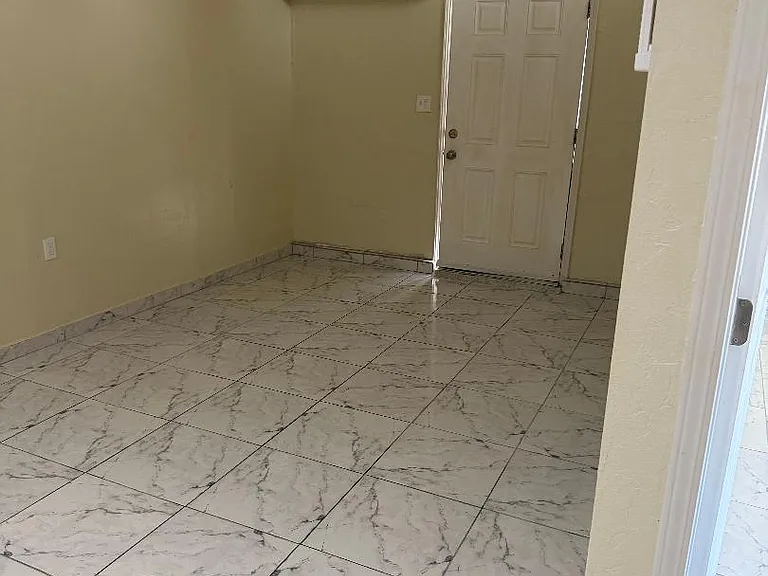 1743 Ross Ave — Photo 3