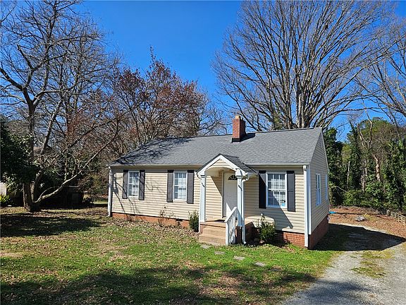 2nd image of 237 Pine Ln