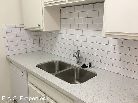 5th image of 4565 Hazeltine Ave APT 210