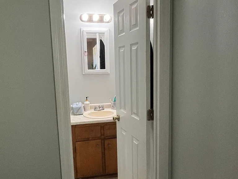 139 Barrington Pl #3 — Photo 21