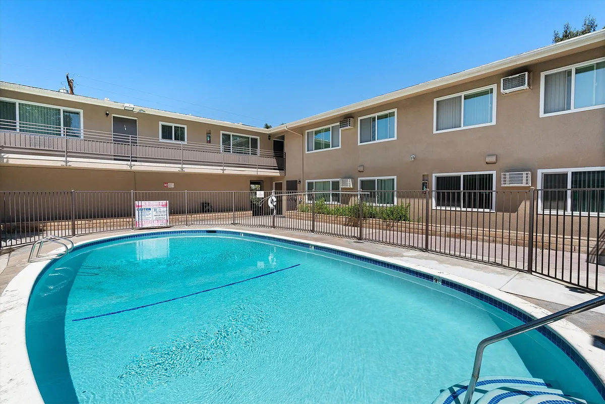 Building Photo - Waldorf Apartments- Riverside, CA